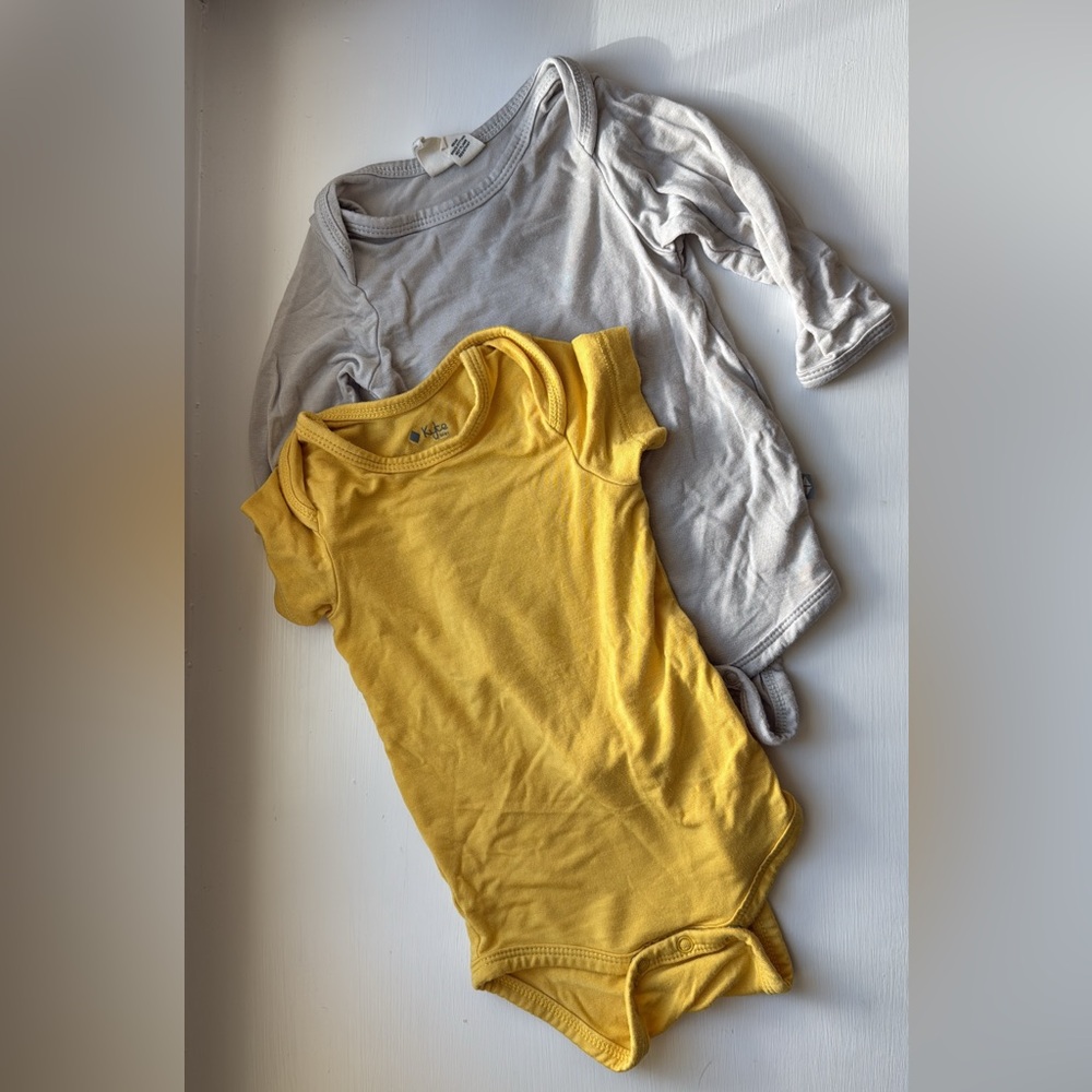 Kyte BABY Yellow and oat Bodysuits bundle